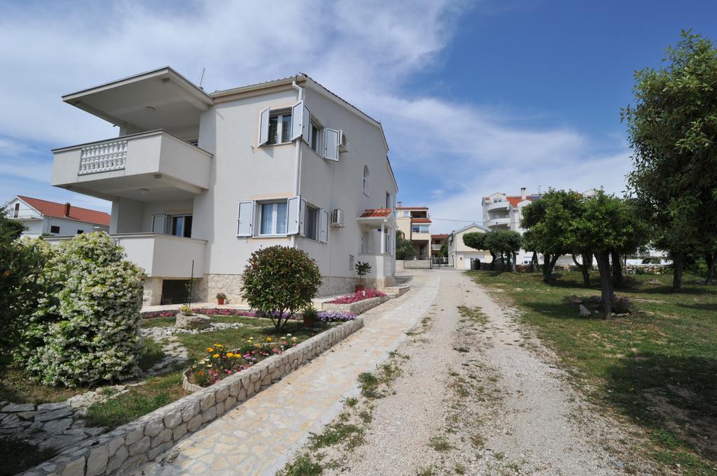 Apartments Luna Petrcane Exterior foto